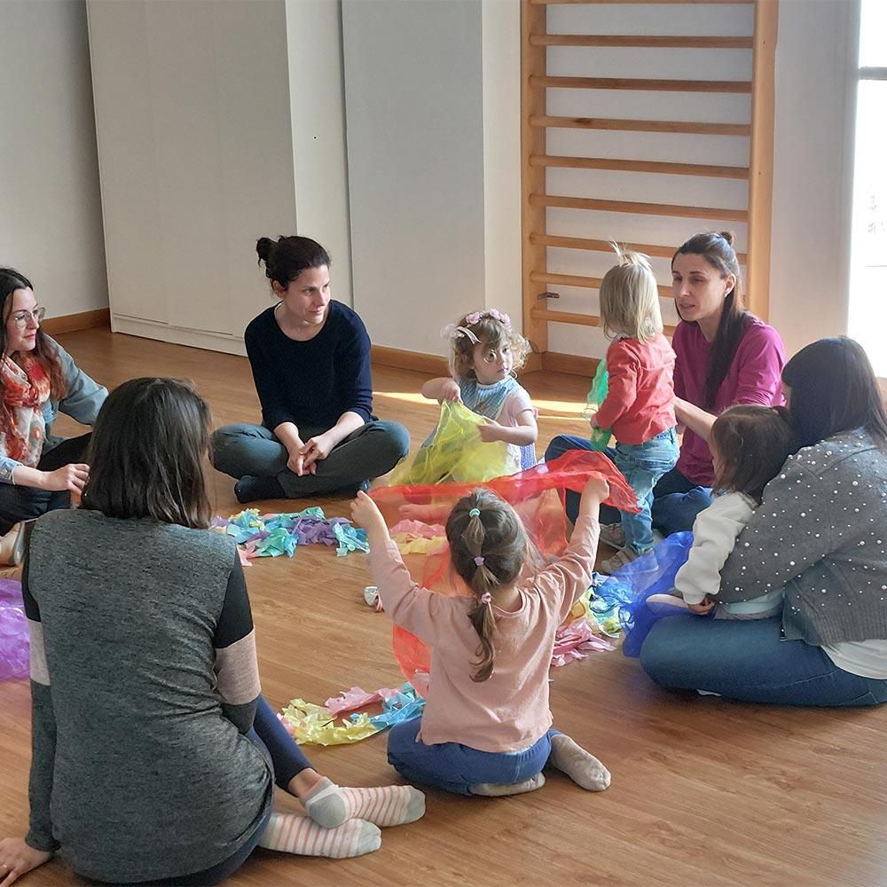 Yoga Family en el espacio familiar eMa en Castellon